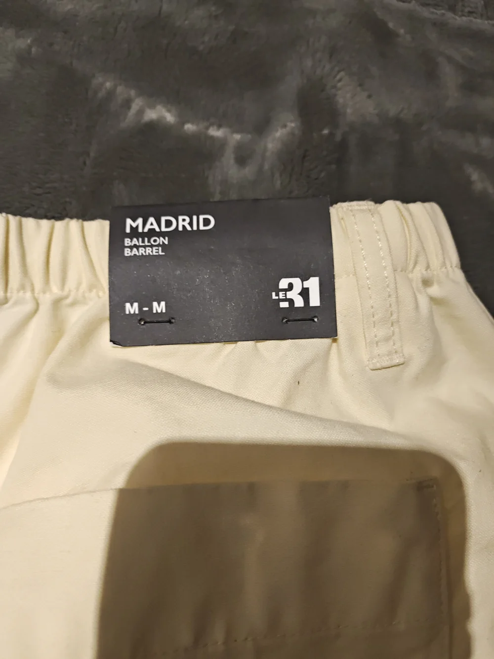 Men's Casual Drawstring Chinos in Cream M.